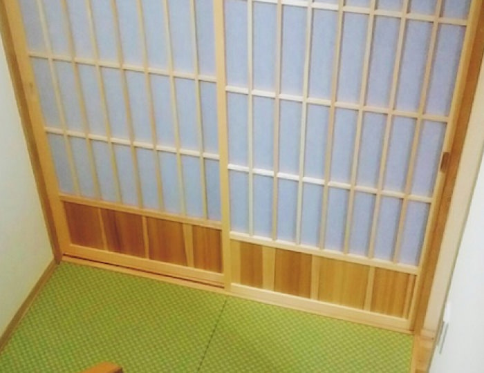 銀白色