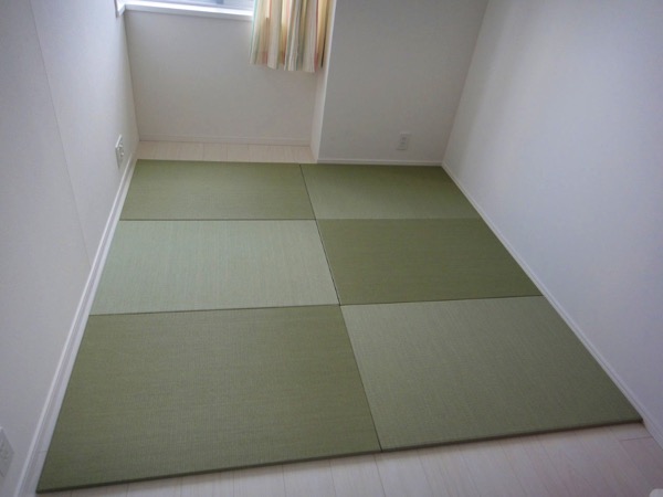 畳が2色に見えるのなぜですか 琉球畳どっとこむ 畳が2色に見えるのなぜですか 琉球畳どっとこむ