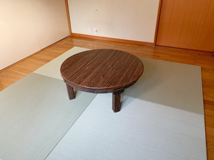 冬場はマットレスとフローリングの間に結露になってカビの原因に 置き畳で解決しますよ 琉球畳どっとこむ
